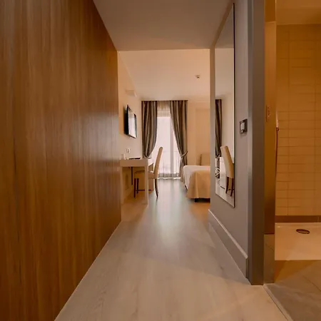 Mirasole International فندق